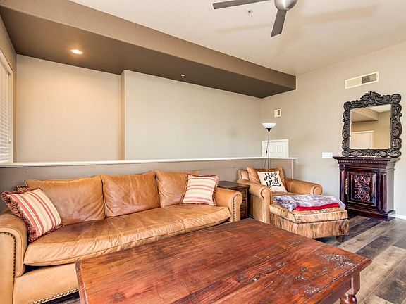 0018-Broadway - 207 - 1445 (18)