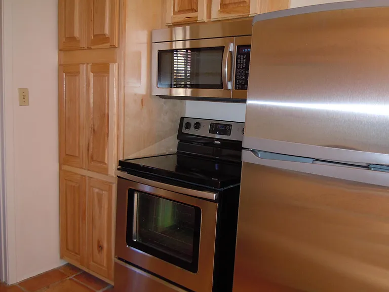 1800 Vassar Dr NE #D — Photo 9