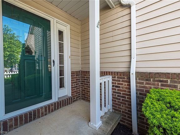 4th image of 4859 Honeylocust Ln #49