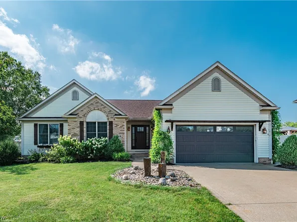 313 Keyser Pkwy, Cuyahoga Falls, OH 44223