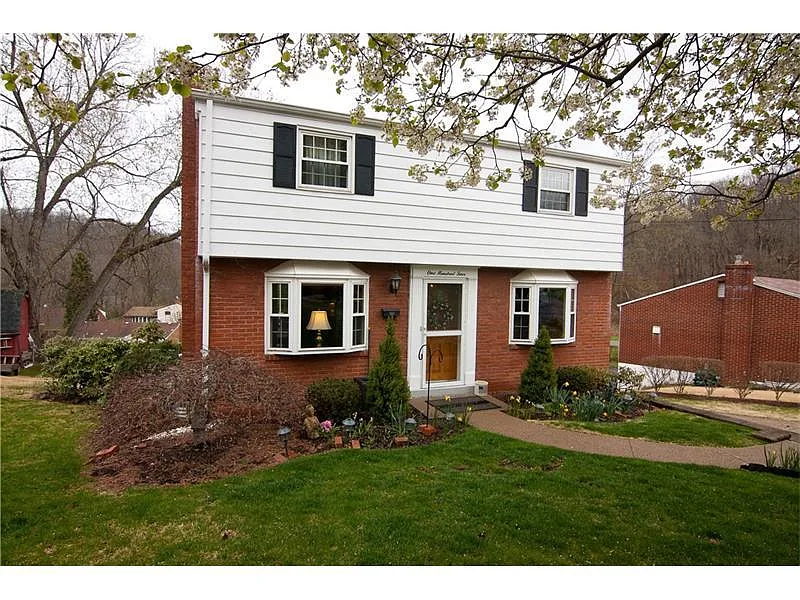 104 Upper Dr photo 1
