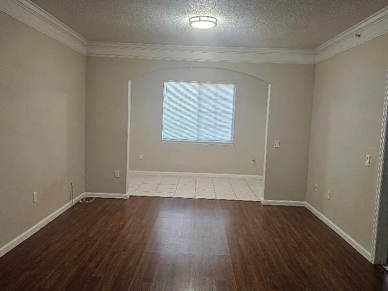 1111 Myrtlewood Cir E — Photo 6