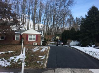 2005 Richard Dr, Broomall, PA 19008