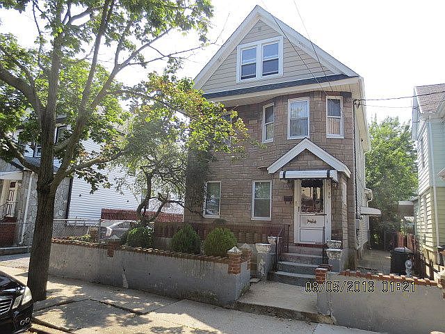 1st image of 10150 108th St