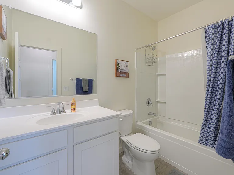 2470 N Abbey Rd — Photo 8