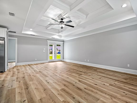 3rd image of 20 Oneida St