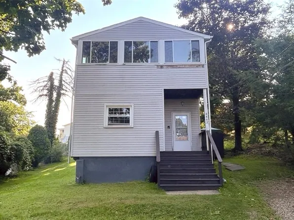 4462 Valley View St, Pittsburgh, PA 15214