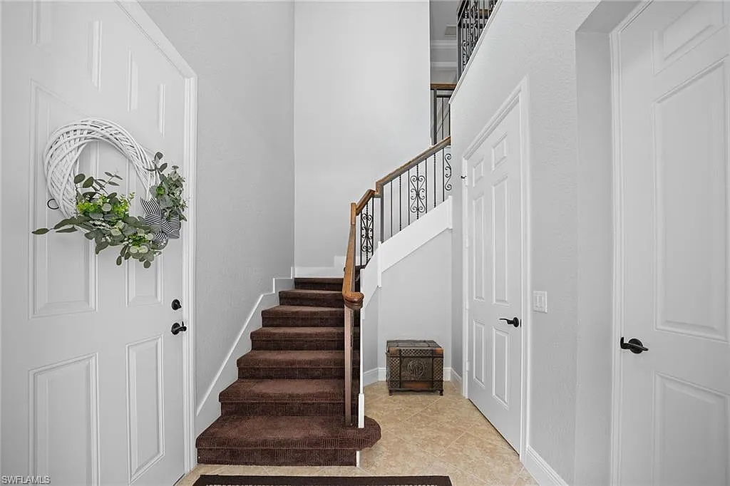 4 bed, 3.0 bath, 3000 sqft, $10,000 — Photo 2