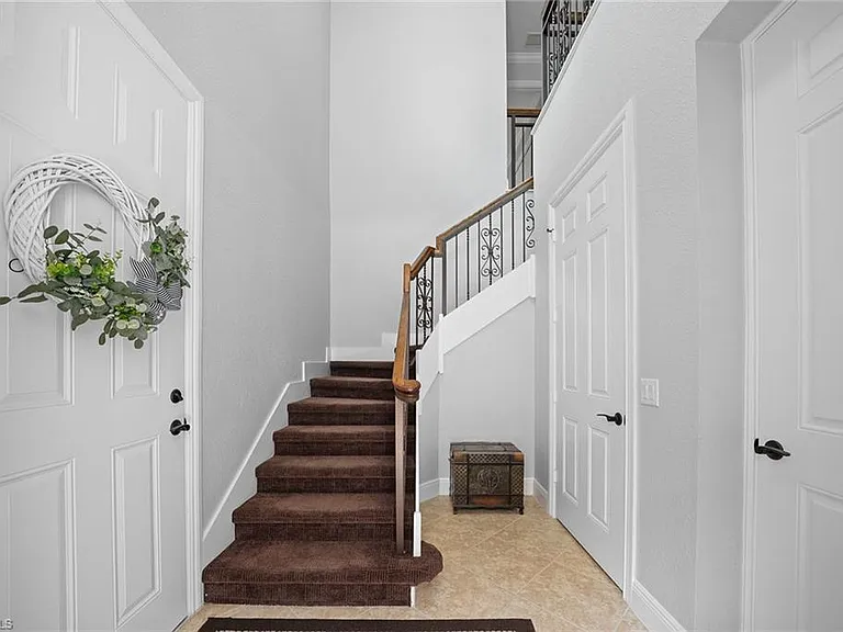 9205 Museo Cir #201 — Photo 2