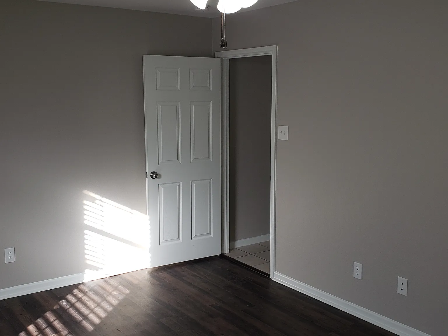 Deer Park Apartments - 1411 — Photo 4