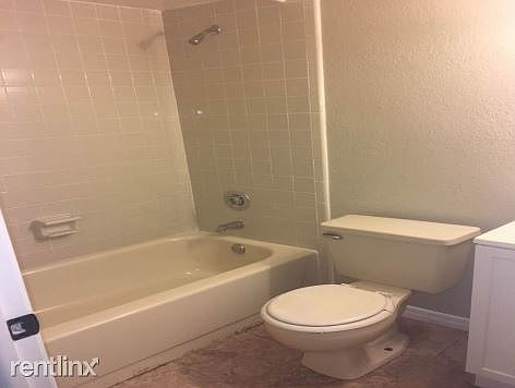 5th image of 7001 Waterside Dr Tampa Fl 33617