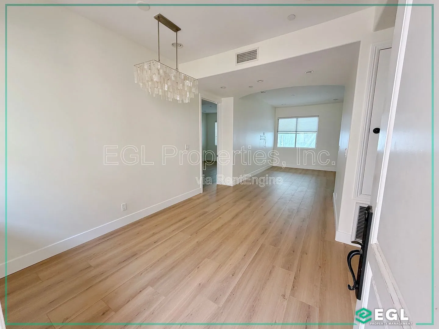 2 bed, 2.5 bath, 1250 sqft, $4,300 — Photo 2