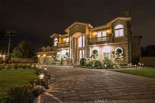 10062 Valley Circle Blvd Photo 1