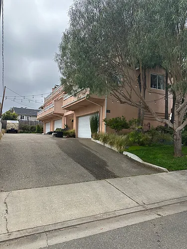 896 Front St #A Photo 1