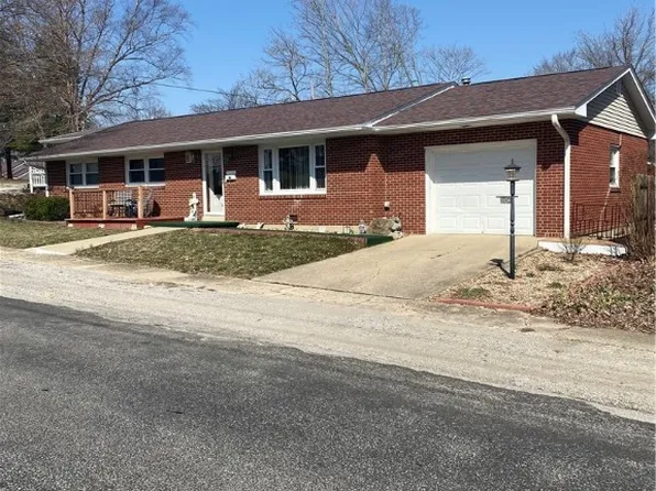 203 W Morgan St, Newton, IL 62448