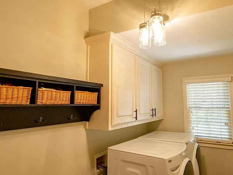 1405 Edenham Ln — Photo 33