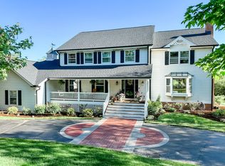 4120 Three Lakes Dr, Long Grove, IL 60047