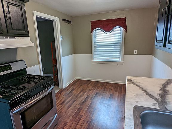 Refrigerator willl be installed prior to lease signing.