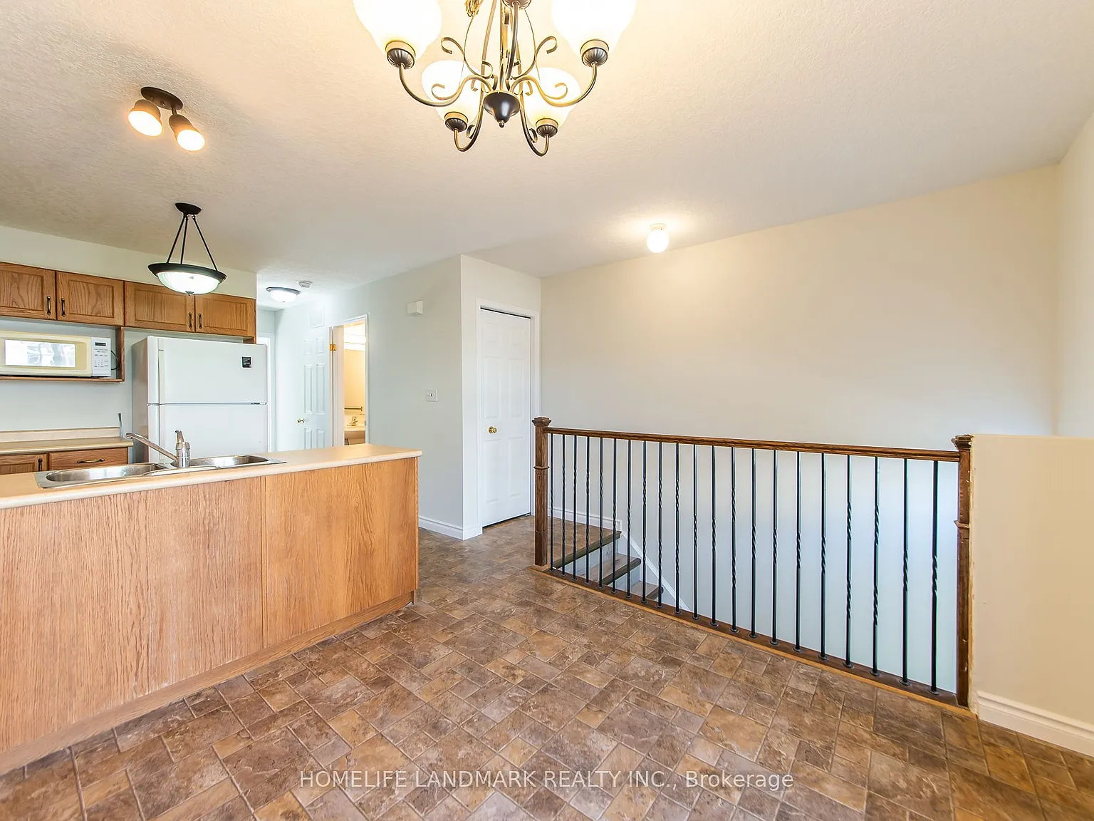 4 bed, $2,700 — Photo 4