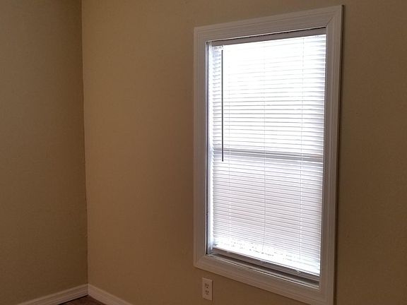 5th image of 527 25th Ave S