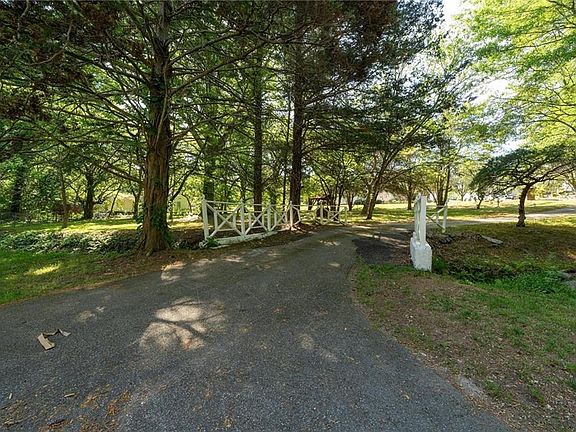 4th image of 6078 Hillvale Rd