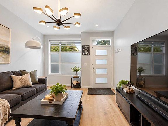 5th image of 408 E 27th Ave NE #115
