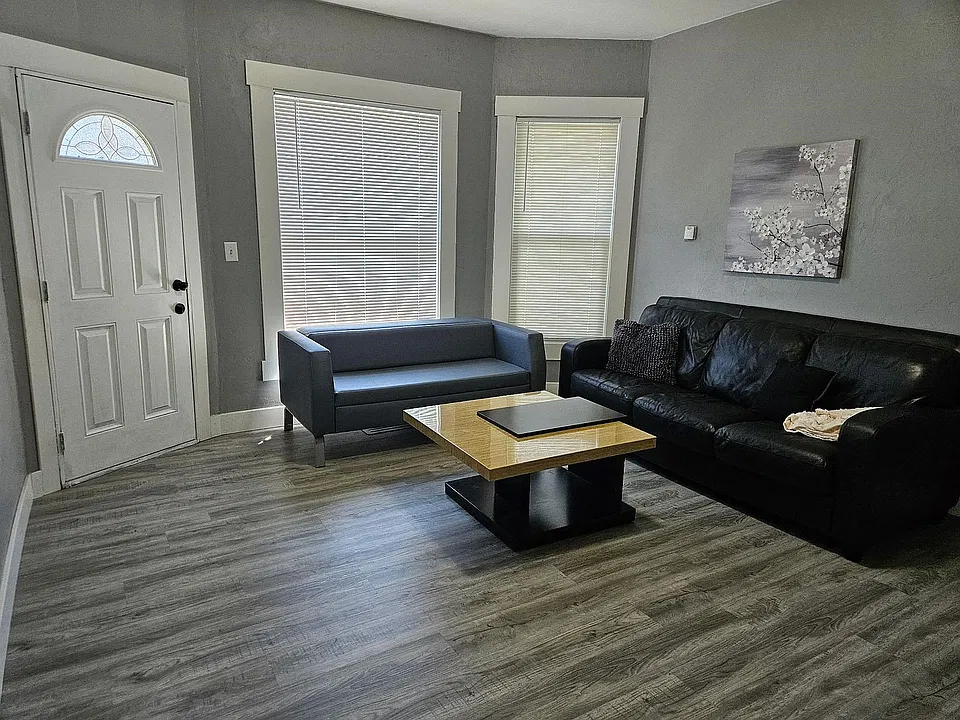 505 W Irving Ave #505