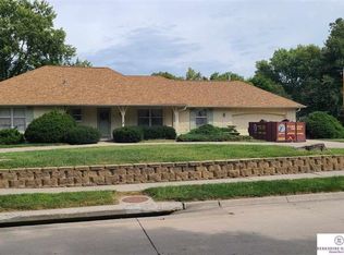 2423 Royal Wood Dr, Omaha, NE 68144