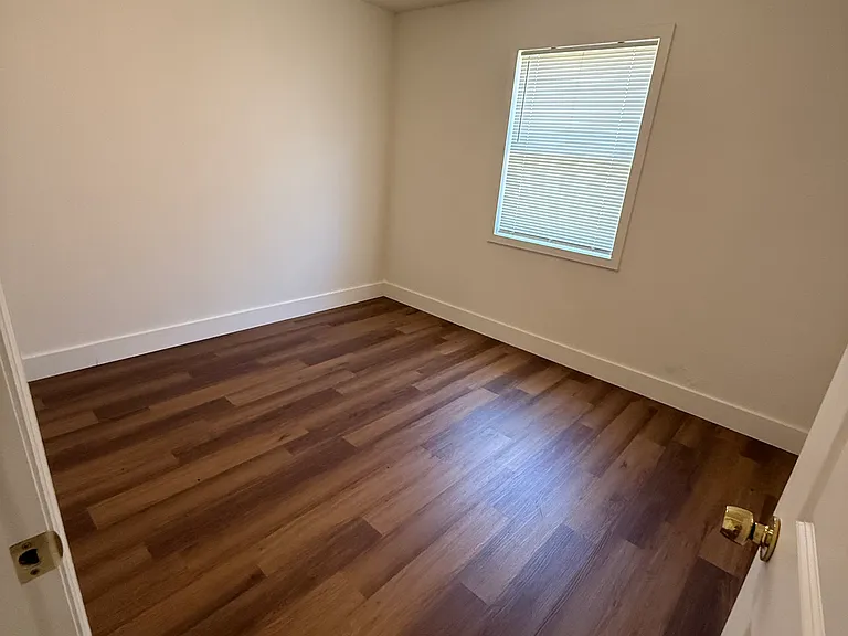 1502 W Grace St — Photo 14