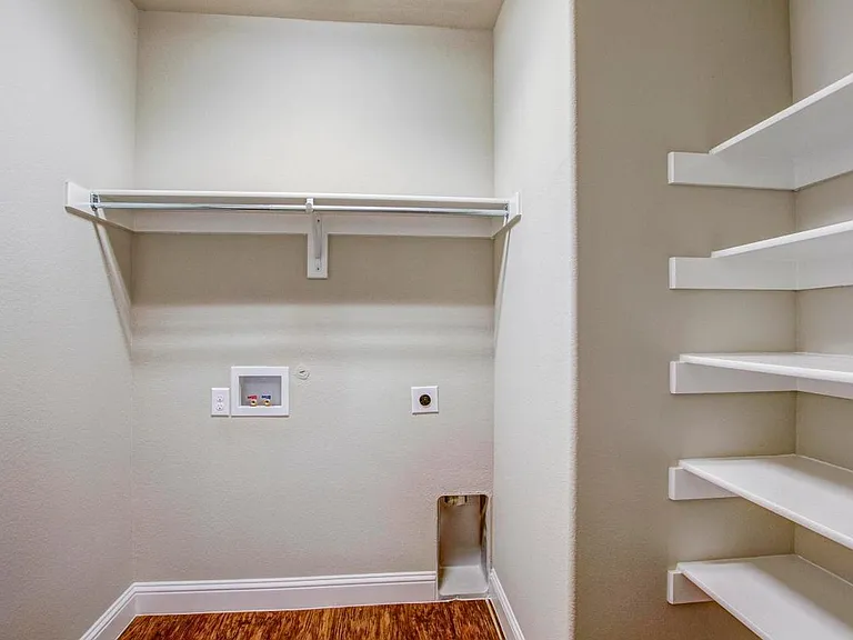 424 Canvas Ct — Photo 16