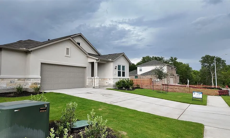 1812 Lorant Ln