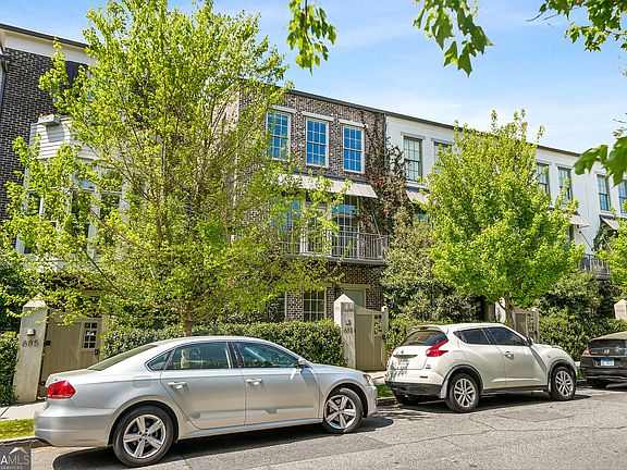 4th image of 683 Fraser St