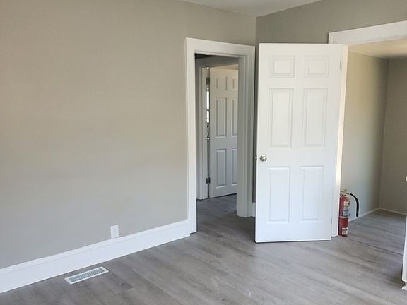 4th image of 214 Northwest Blvd