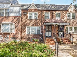 64-45 79th St, Middle Village, NY 11379