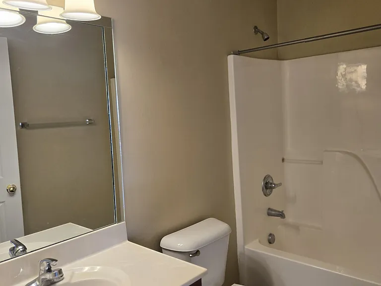 609 Hopewell Park — Photo 15