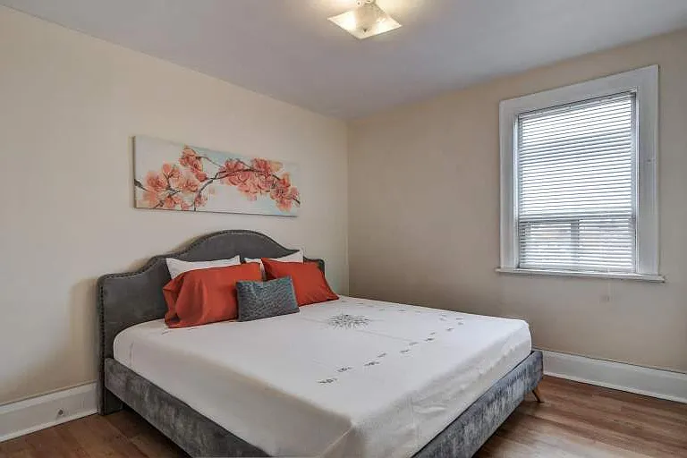 5 Donlands Ave — Photo 4