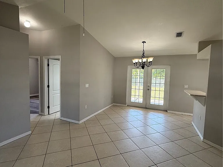 3307 SW 1st Ave — Photo 3