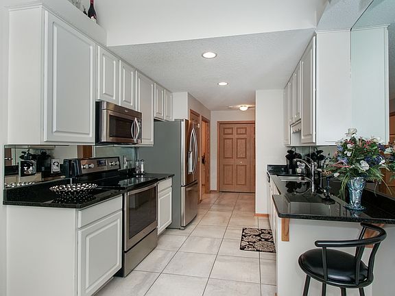 2nd image of 6051 Courtly Alcove