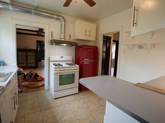 2nd image of 218 Pennsylvania Blvd Floor 1
