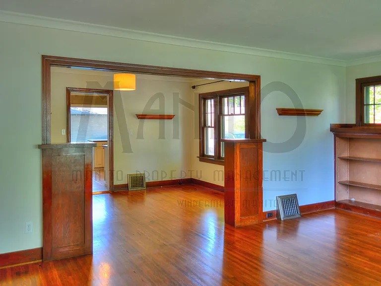 1604 E 11th Ave — Photo 7
