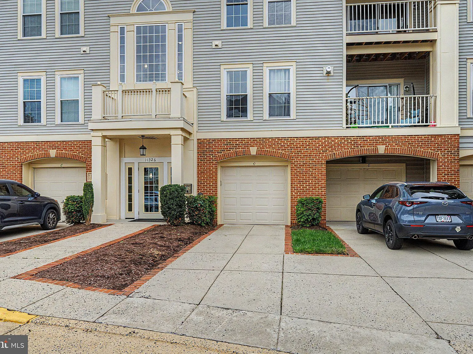 2 bed, 2.0 bath, 1501 sqft, $2,800 — Photo 2