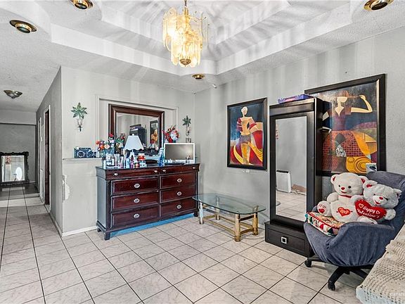 3rd image of 523 Mar Cir