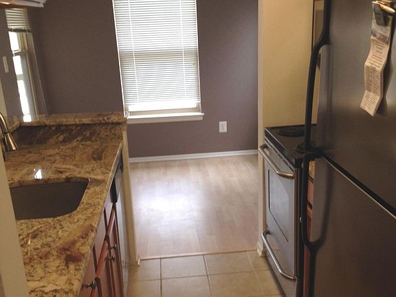 FULLY EQUIPED KITCHEN 
