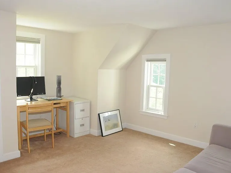 106 Upland Ave — Photo 24