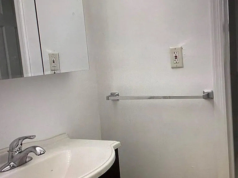 731 E Walnut St #2 — Photo 13