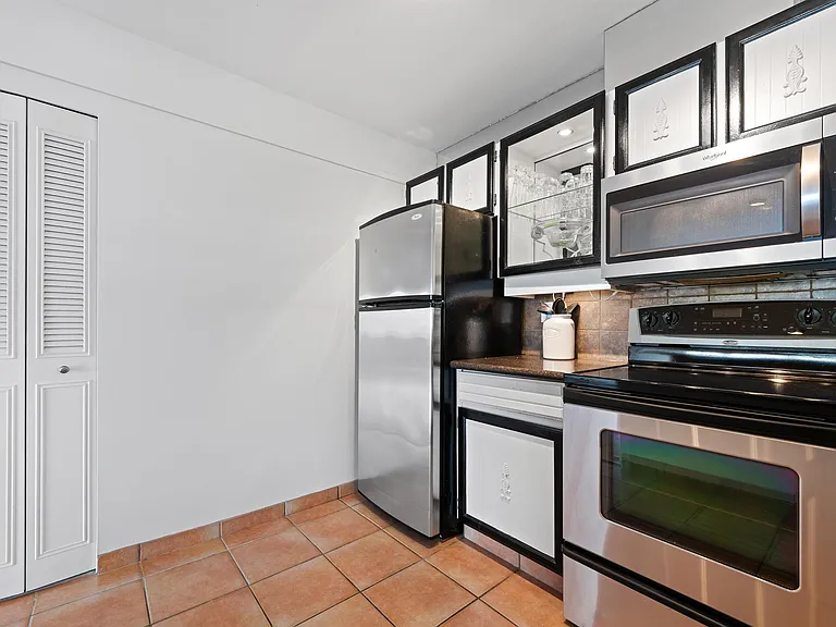 2212 Folkestone Way #63 — Photo 12