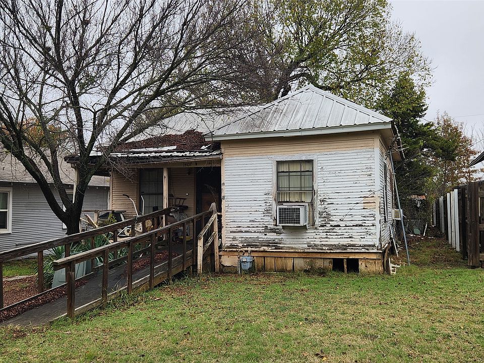 1st image of 1407 E Wells Ave