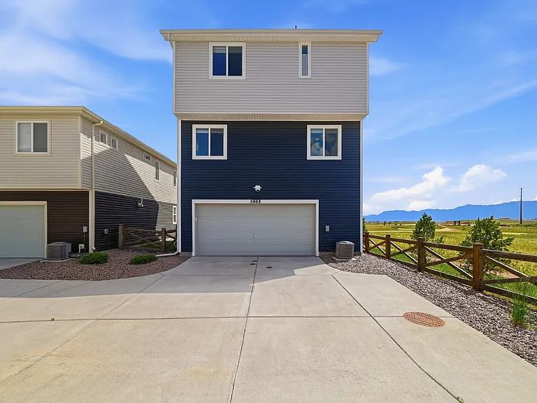 5668 Tramore Ct — Photo 32