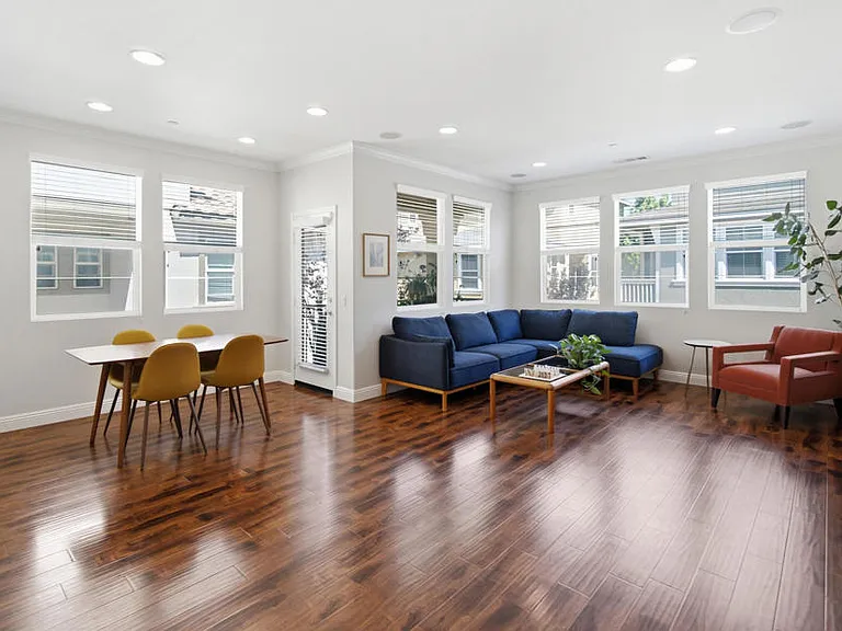 3146 N Ventura Rd — Photo 5