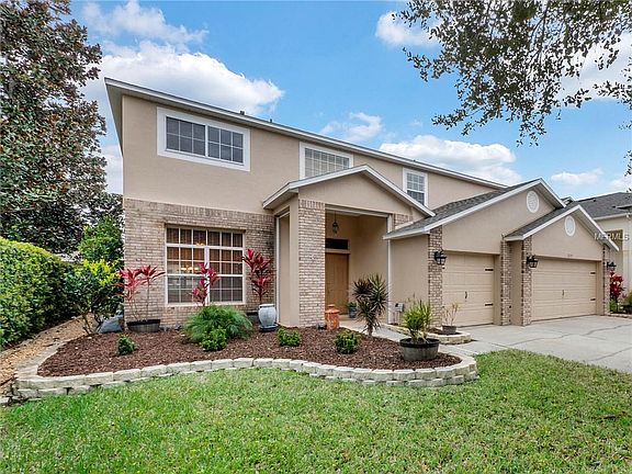 3rd image of 2025 Stone Cross Cir